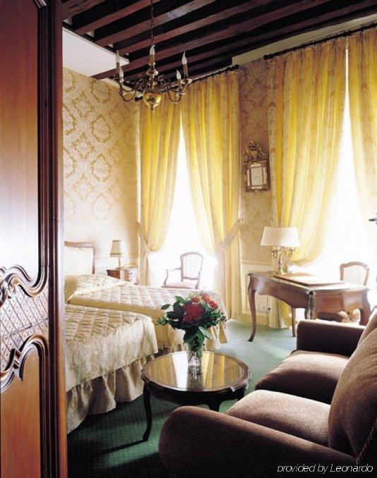 Hotel D'Angleterre Paris Room photo